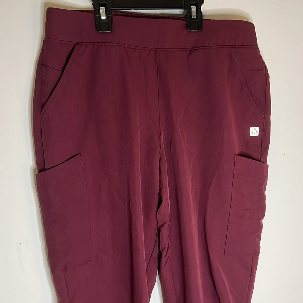 Burgundy scrub jogger pants